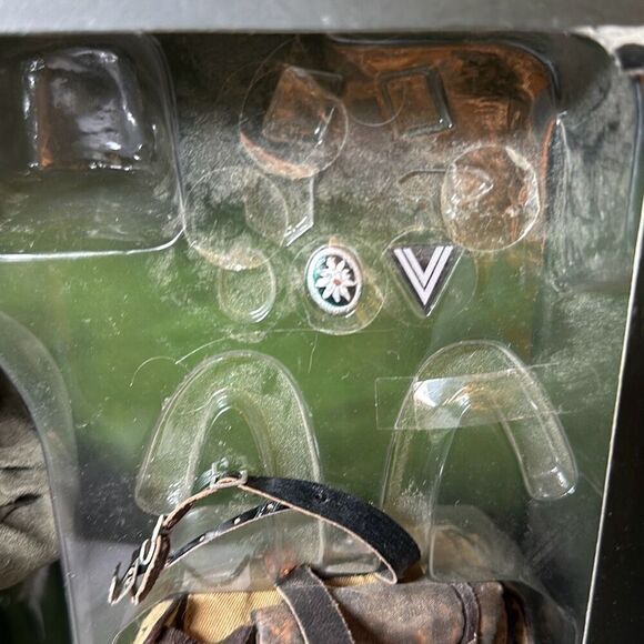 WWII German Handschar SS-Rottenfuhrer 1/6 Scale Slavo Juric Collectible Figure - Picture 7 of 15